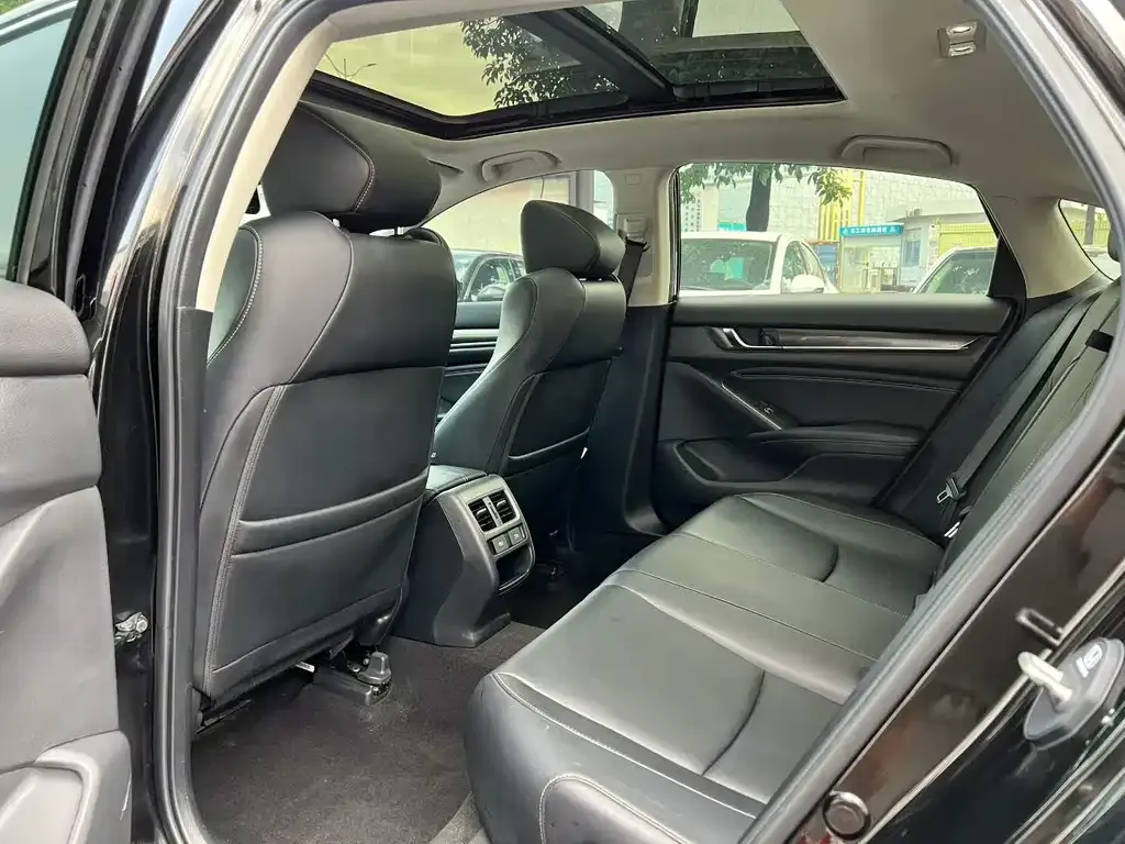 Honda Accord — фото 4