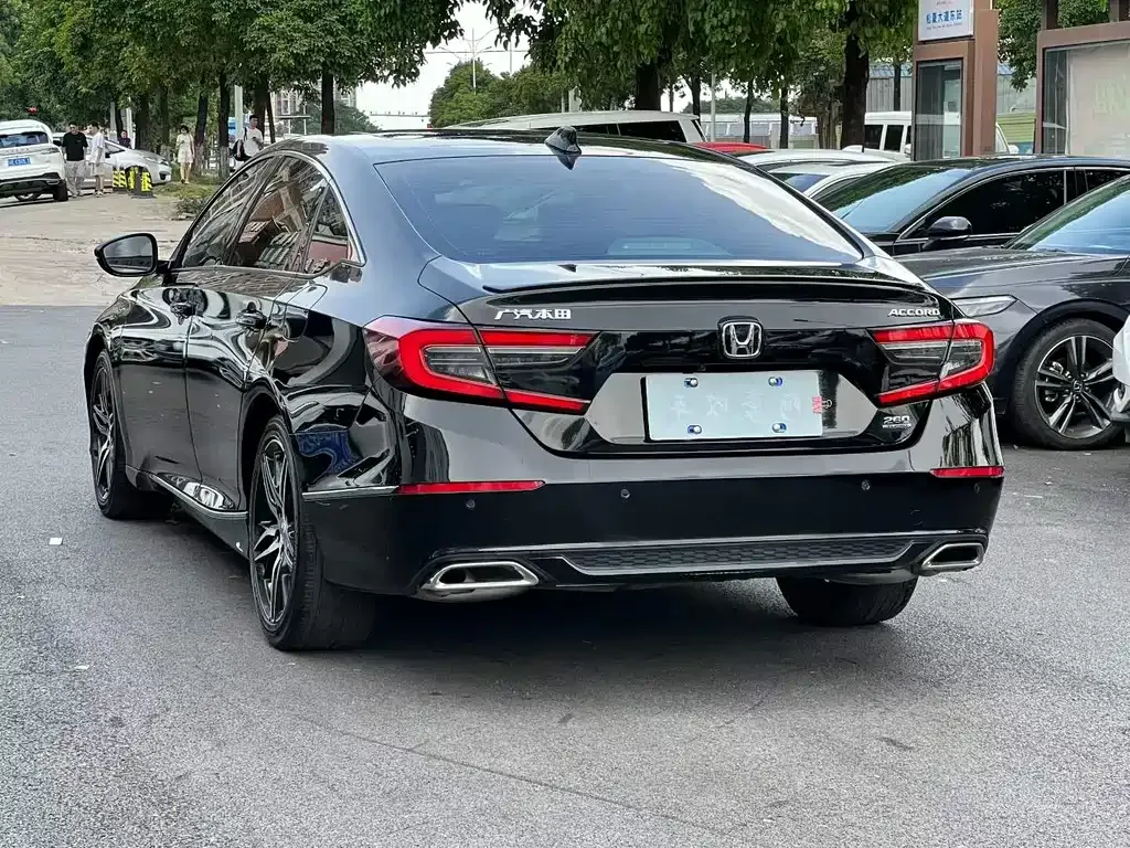 Honda Accord — фото 9