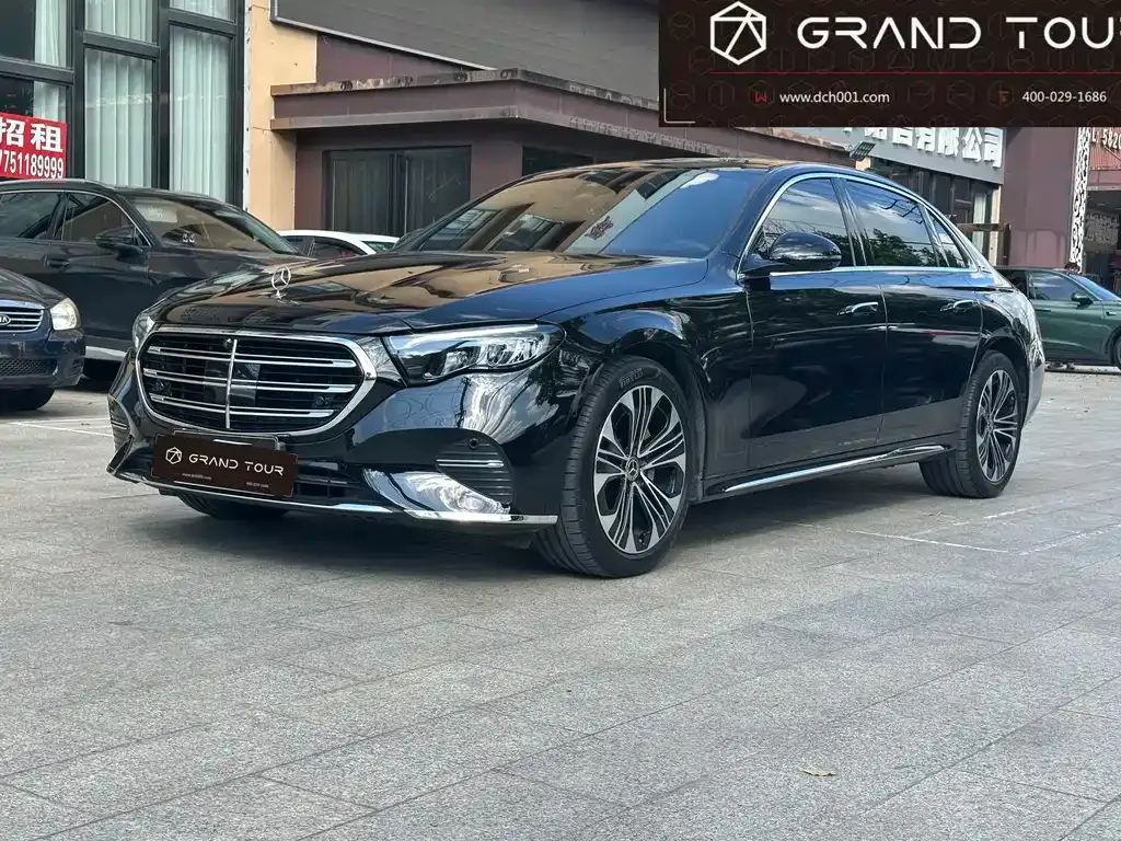 Mercedes-Benz E-Class — фото 1
