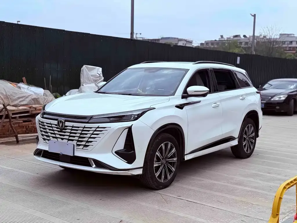 Changan CS75 PLUS — фото 1