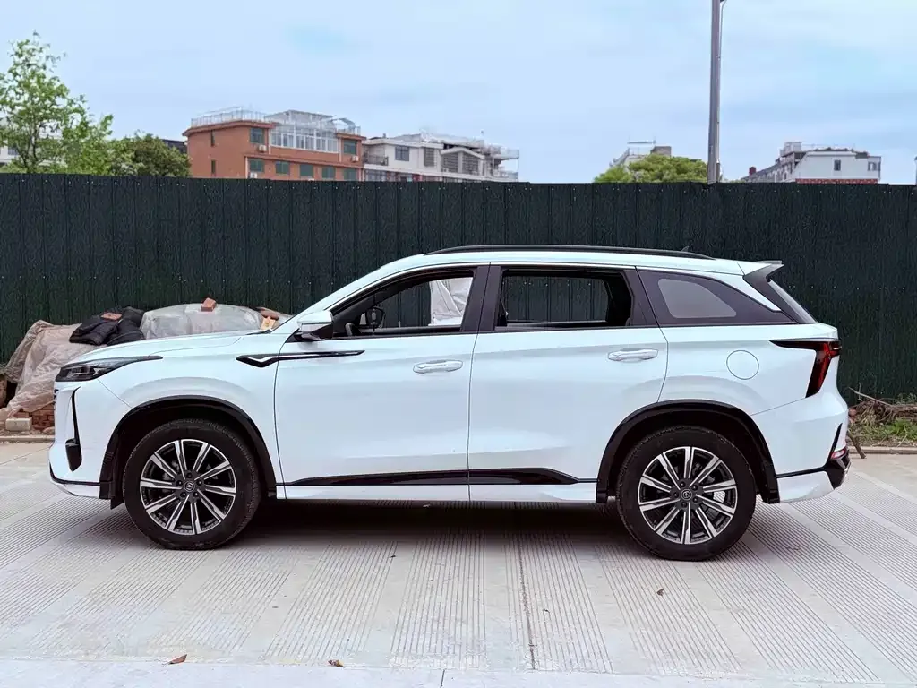 Changan CS75 PLUS — фото 2