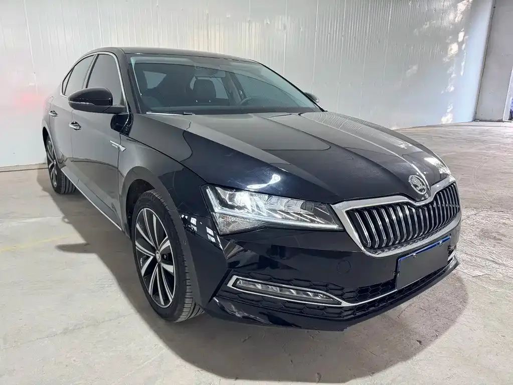 Skoda Superb — фото 7