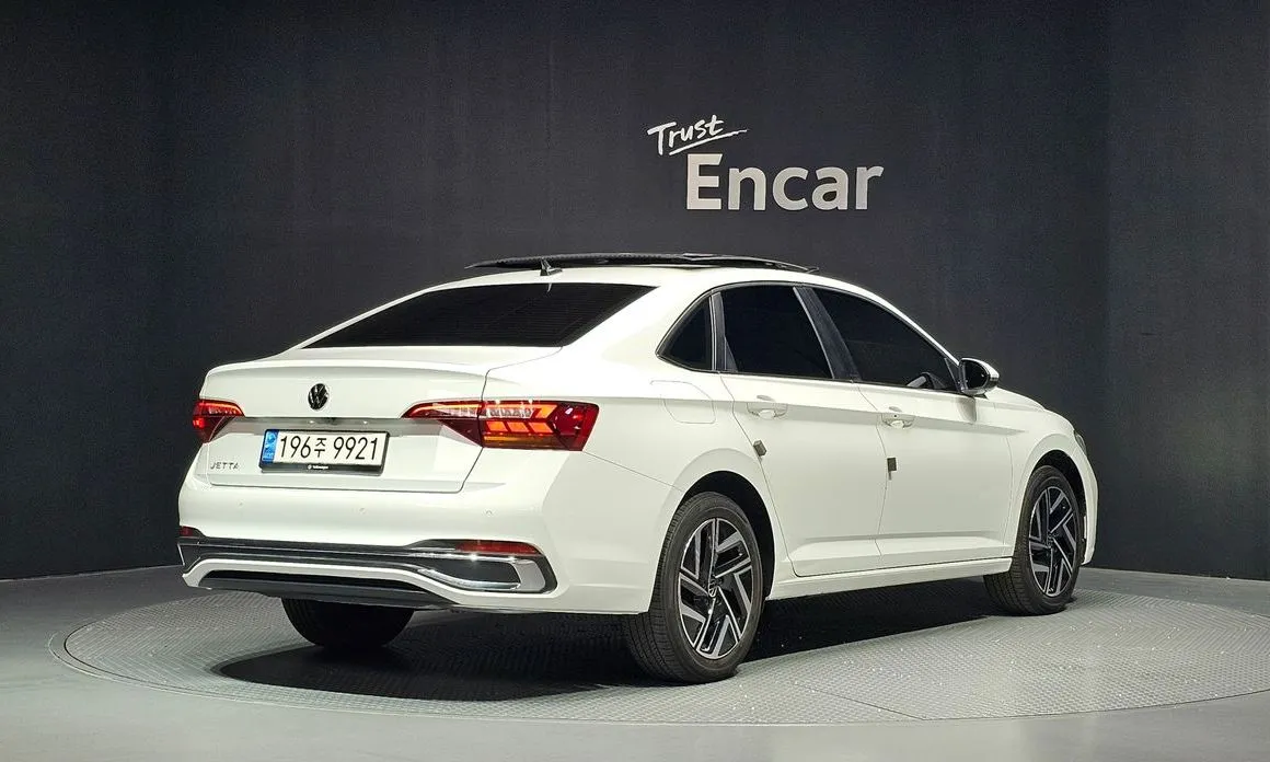 Volkswagen Jetta — фото 4