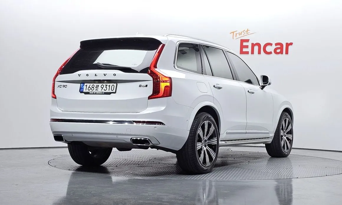 Volvo XC90 — фото 8