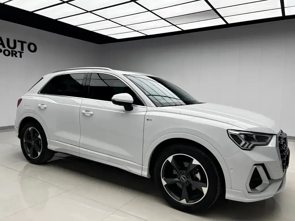 Audi Q3 — фото 8