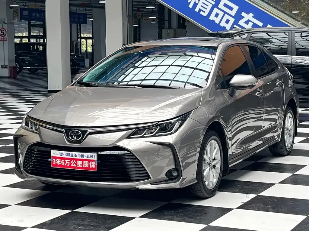 Toyota Corolla — фото 1