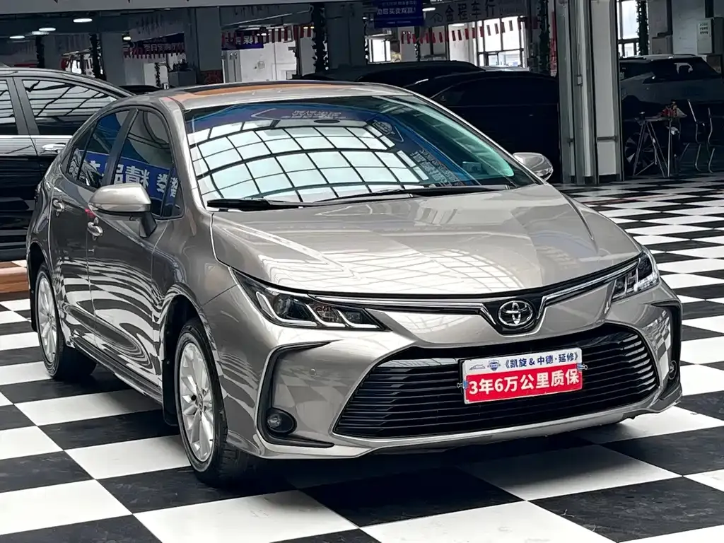 Toyota Corolla — фото 5