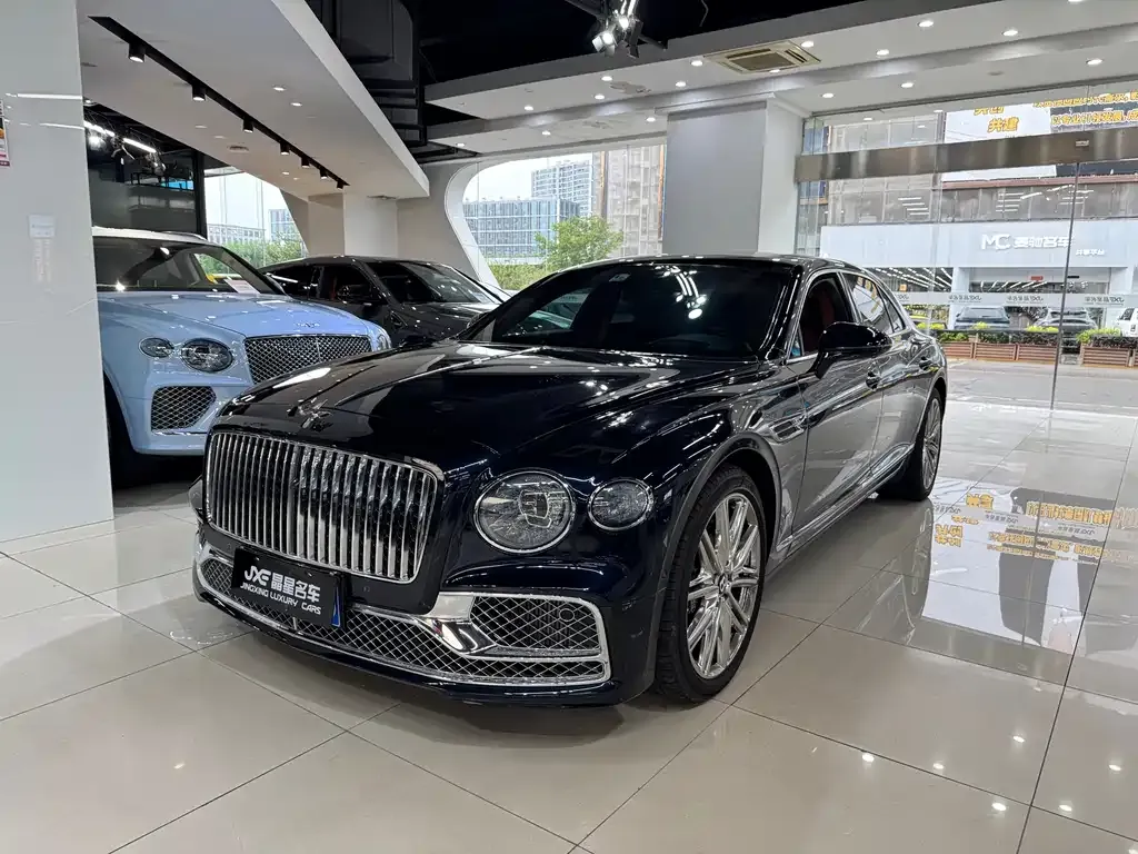 Bentley Flying Spur — фото 1