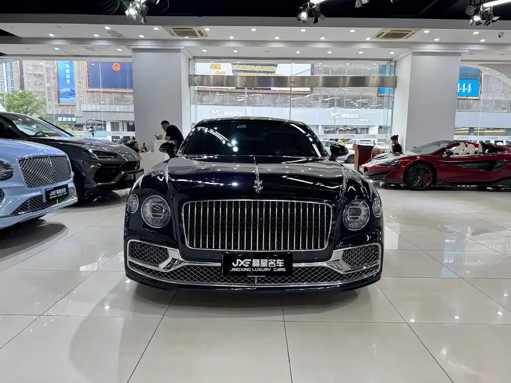 Bentley Flying Spur — фото 9