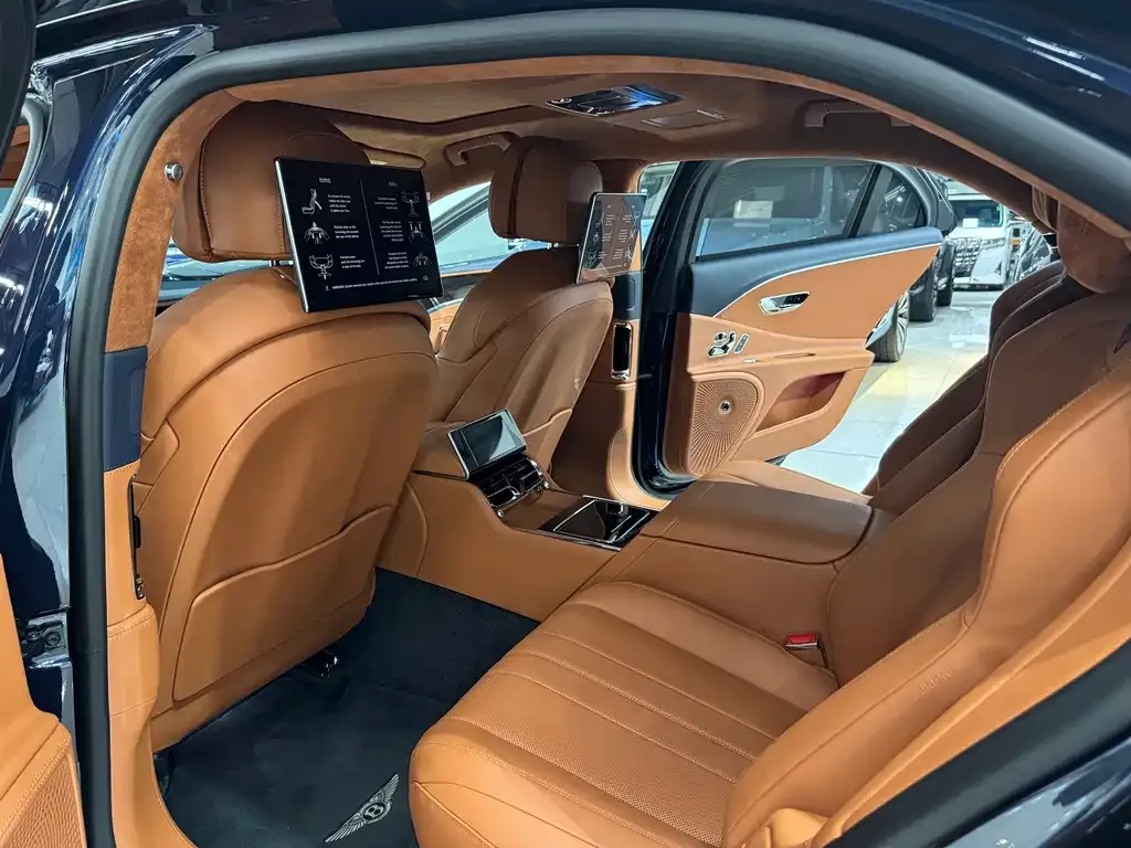 Bentley Flying Spur — фото 3