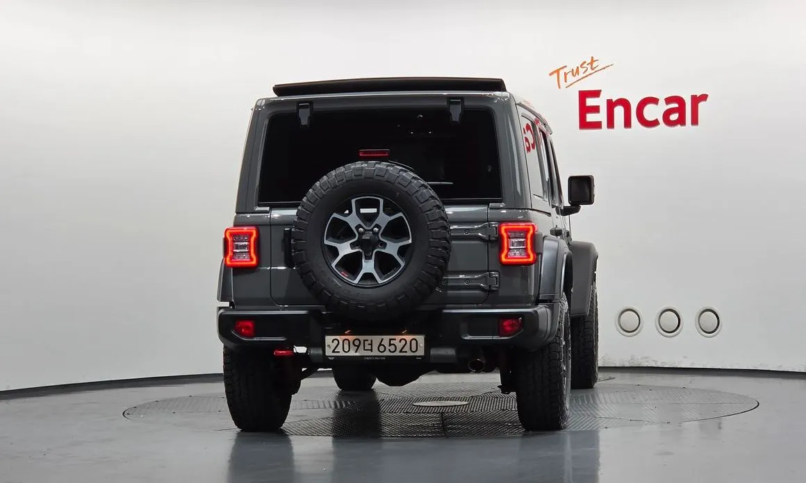 Jeep Wrangler — фото 2
