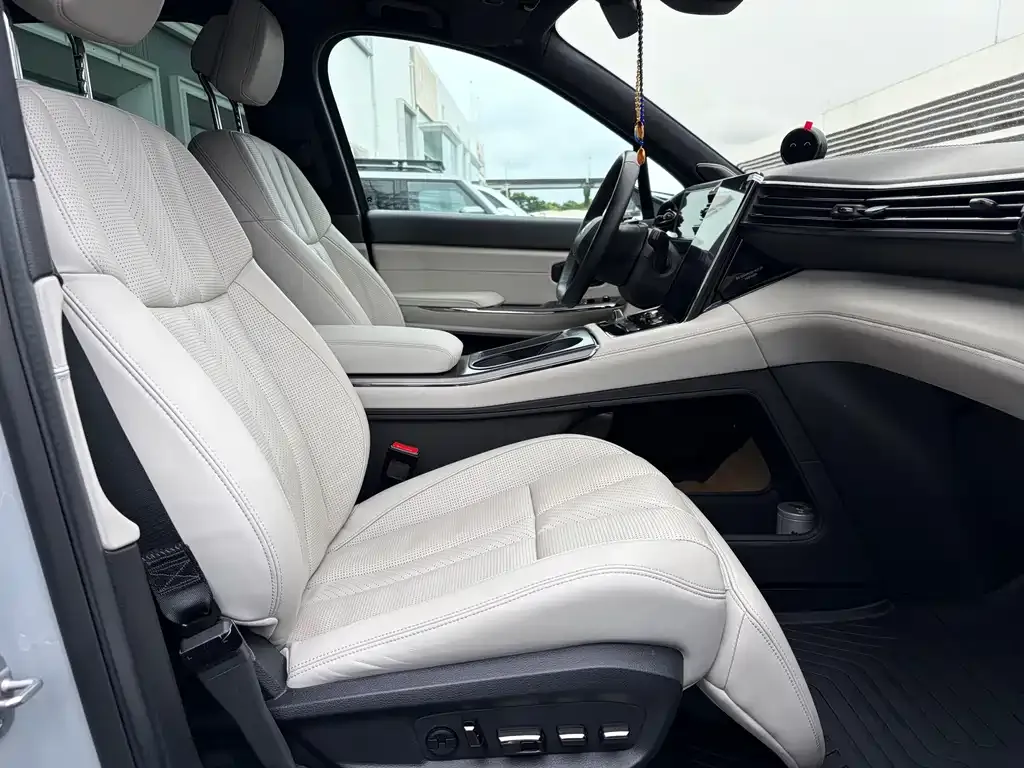 NIO ES8 — фото 9