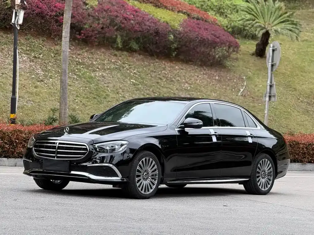 Mercedes-Benz E-Class — фото 10