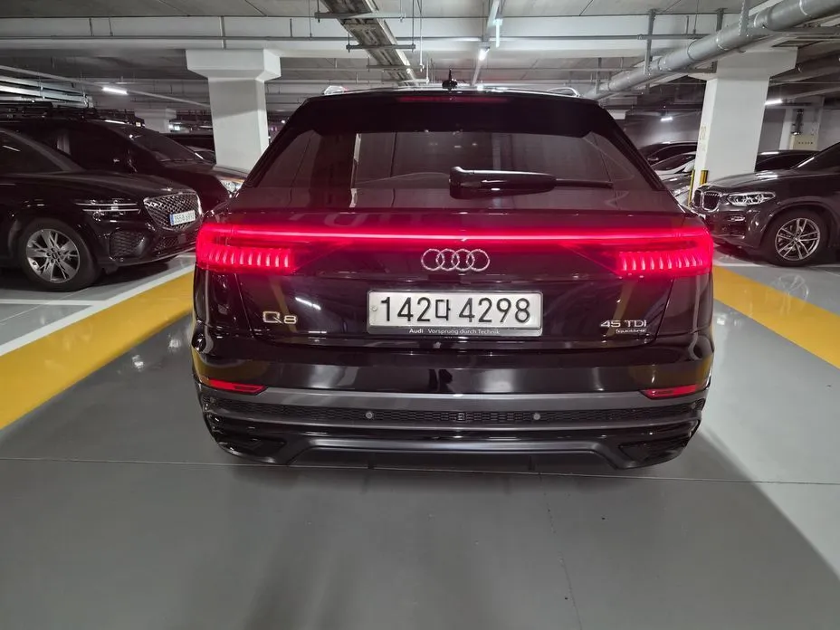 Audi Q8 — фото 6