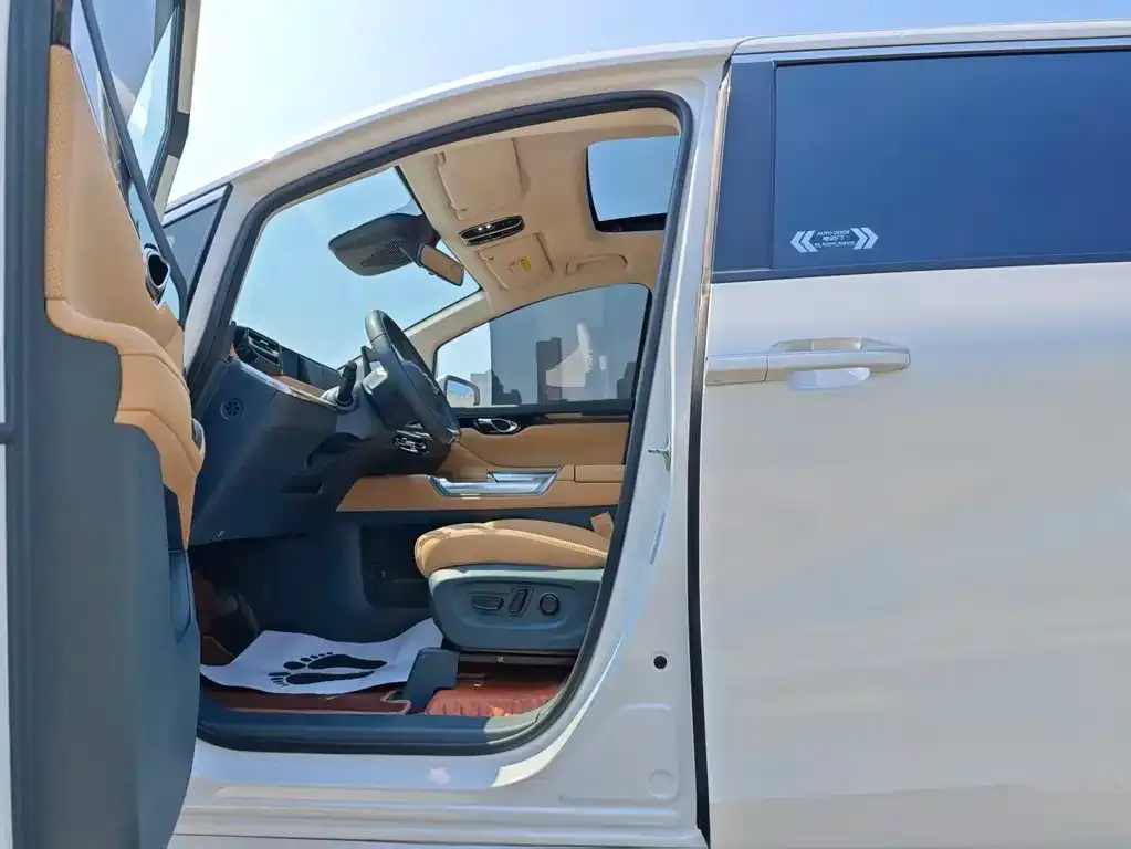 GAC Motor Trumpchi E8 — фото 8