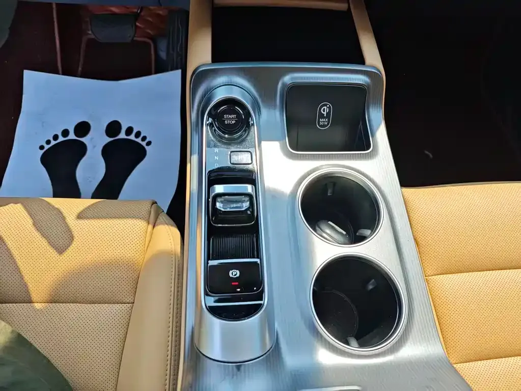 GAC Motor Trumpchi E8 — фото 6