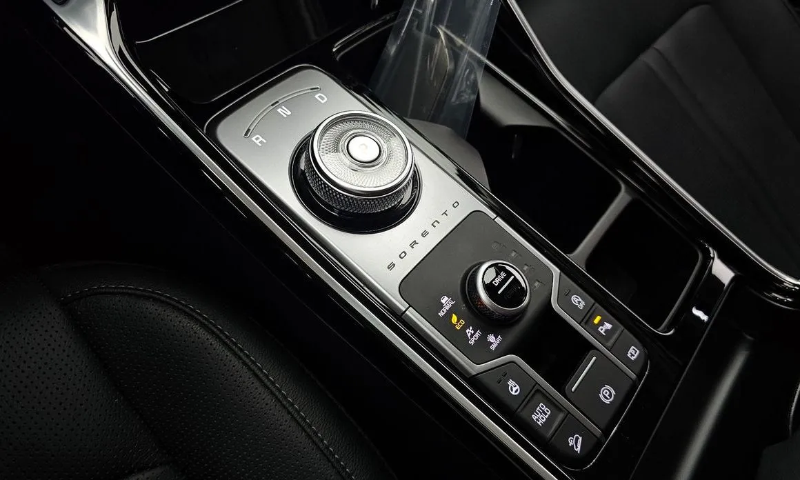 Kia Sorento — фото 6