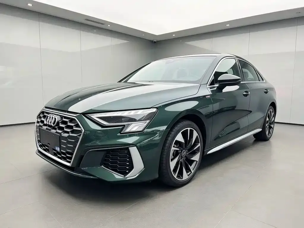Audi A3 — фото 1