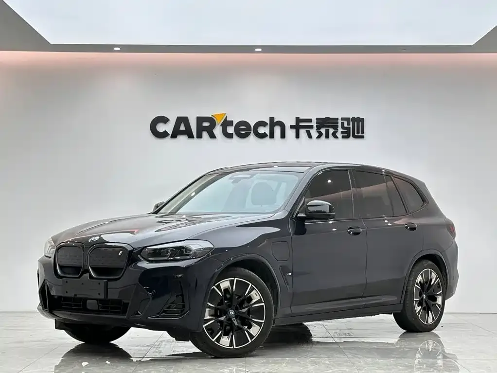 BMW iX3 — фото 1