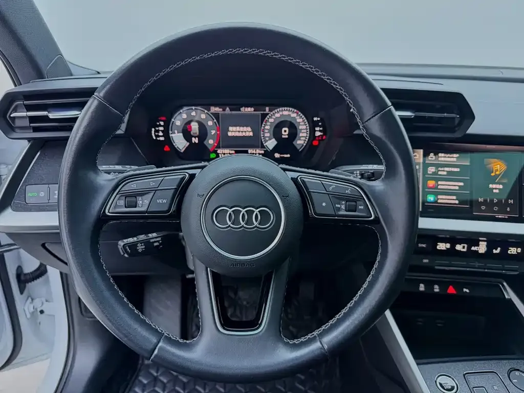 Audi A3 — фото 2