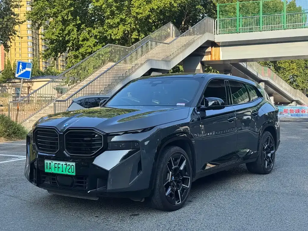 BMW XM — фото 1
