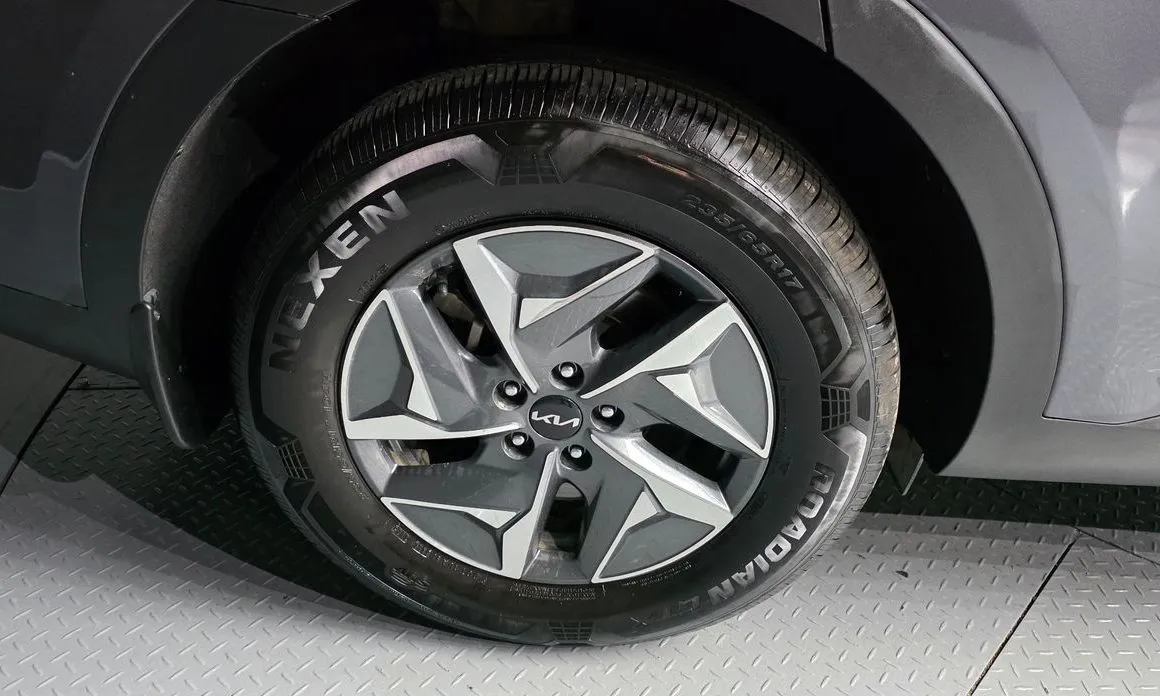Kia Sorento — фото 7