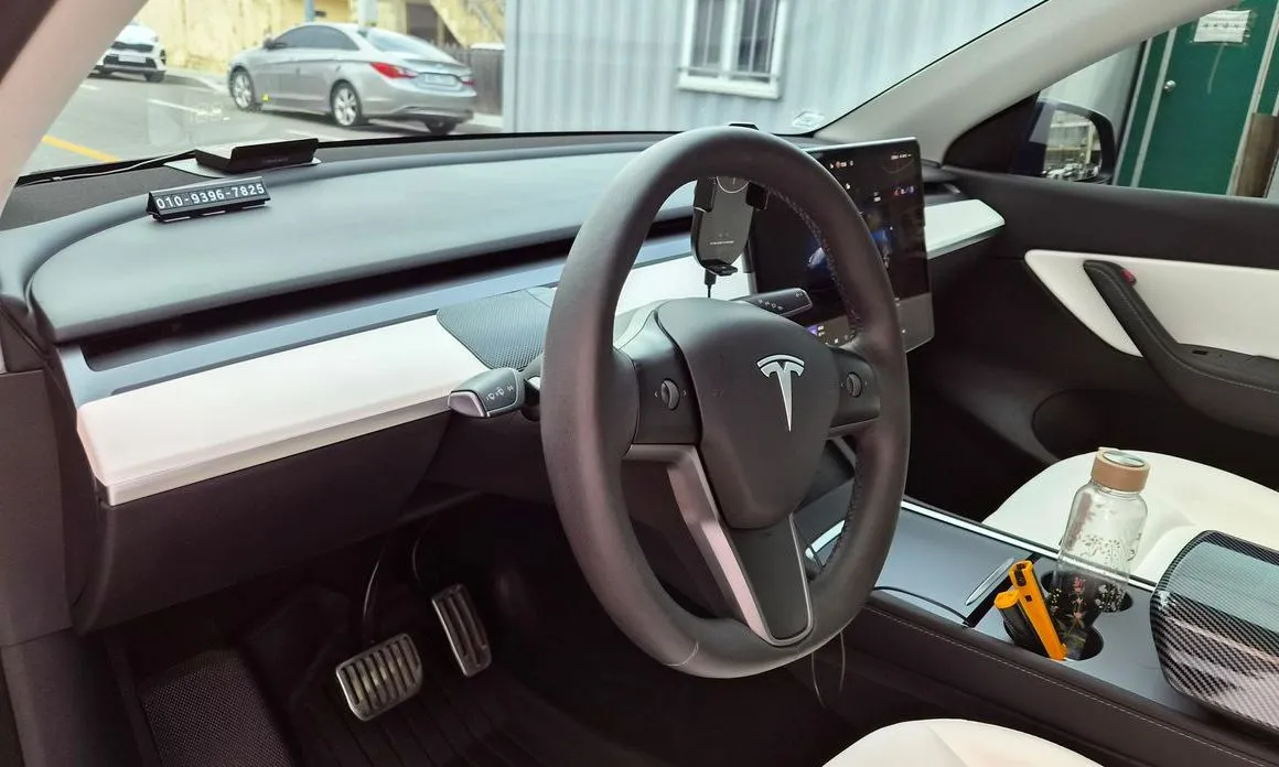 Tesla Model Y — фото 9
