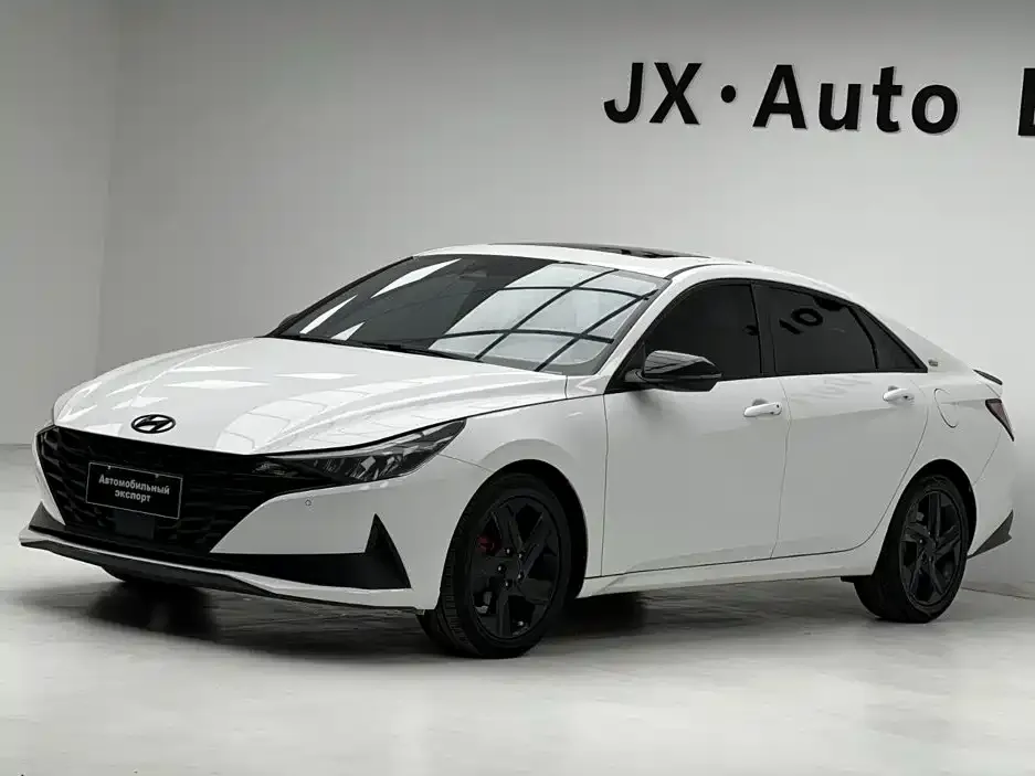 Hyundai Elantra — фото 1