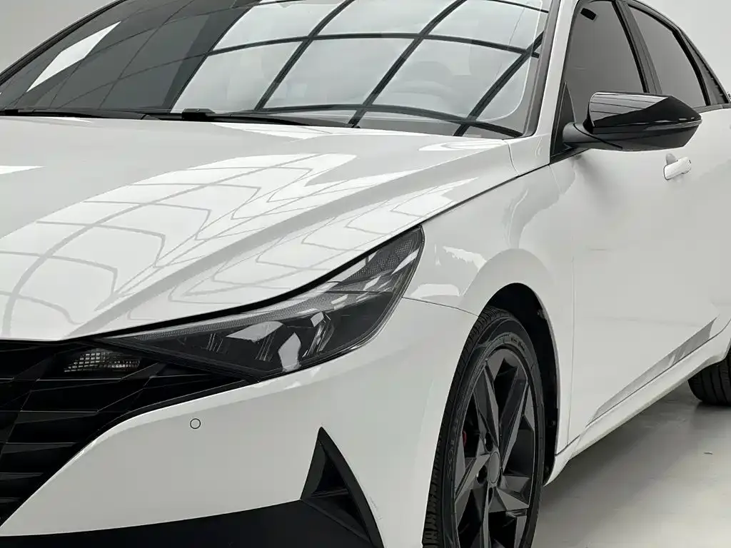 Hyundai Elantra — фото 7