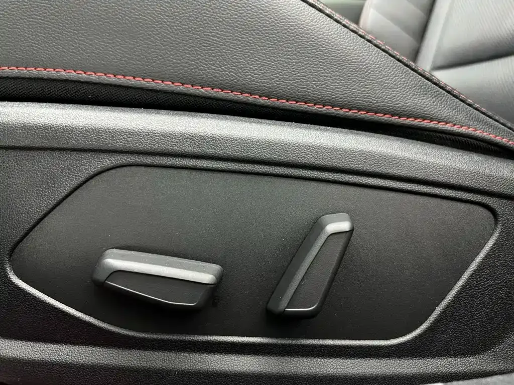 Hyundai Elantra — фото 10