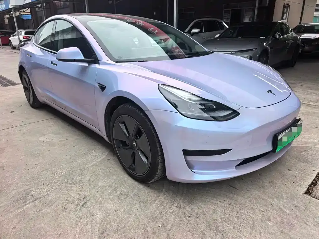 Tesla Model 3 — фото 1