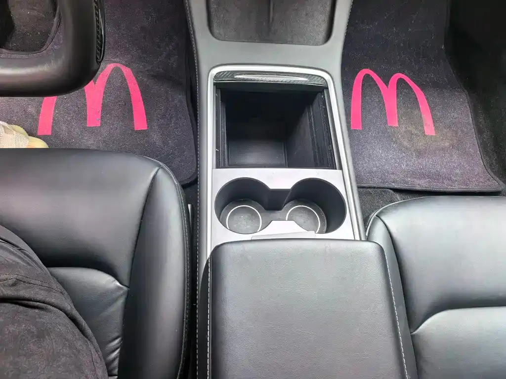 Tesla Model 3 — фото 3