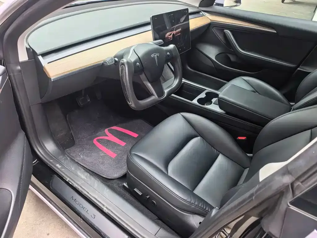 Tesla Model 3 — фото 6