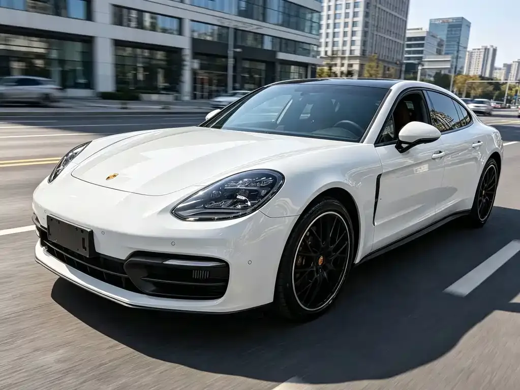 Porsche Panamera — фото 1
