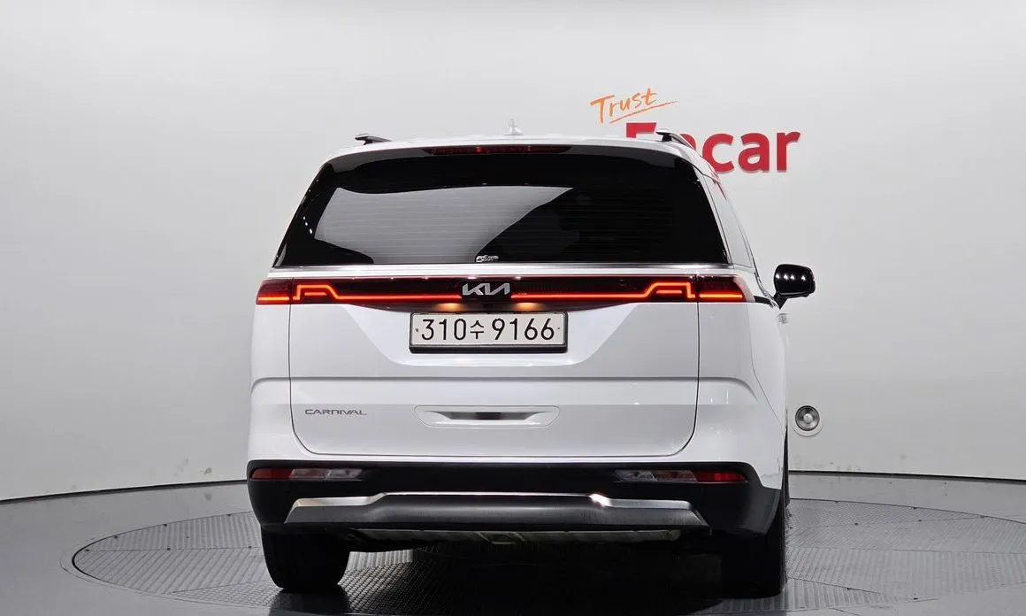 Kia Carnival — фото 4