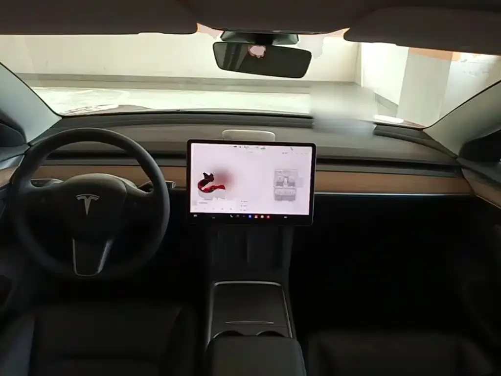 Tesla Model 3 — фото 2