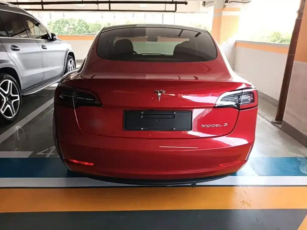 Tesla Model 3 — фото 7