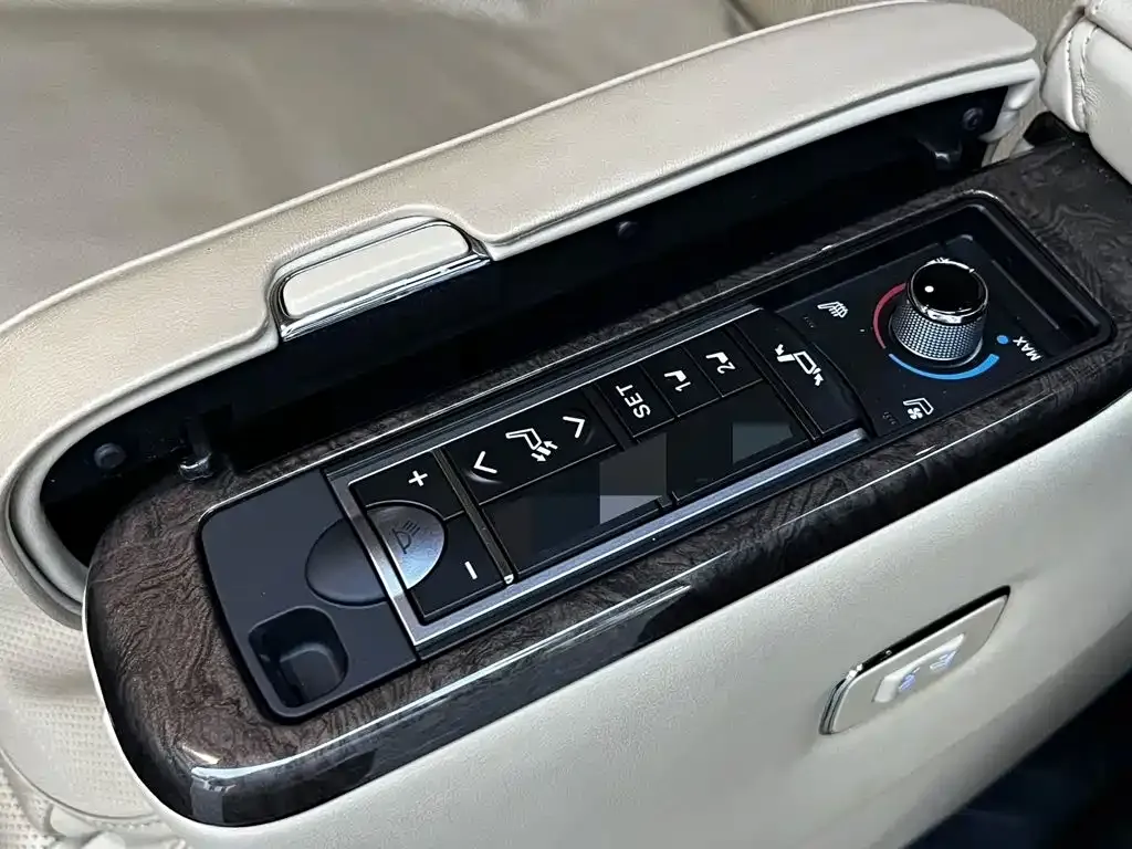 Toyota Vellfire — фото 7