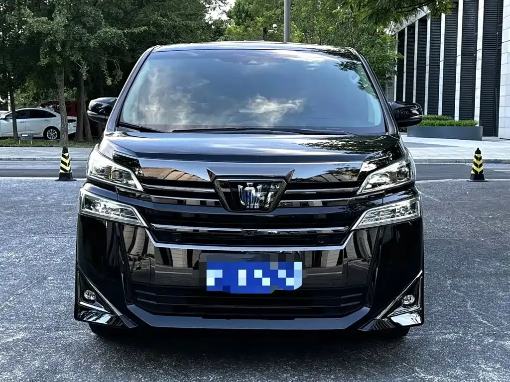 Toyota Vellfire — фото 10