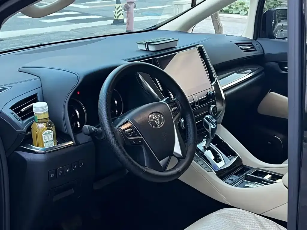 Toyota Vellfire — фото 9