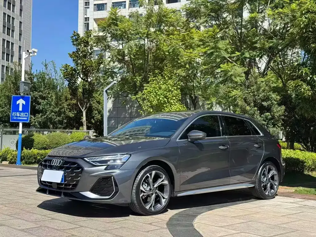 Audi A3 — фото 1