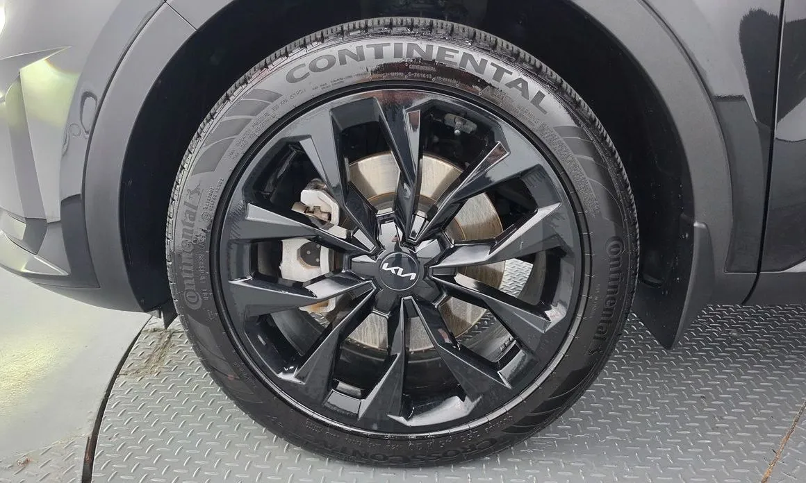 Kia Sorento — фото 9
