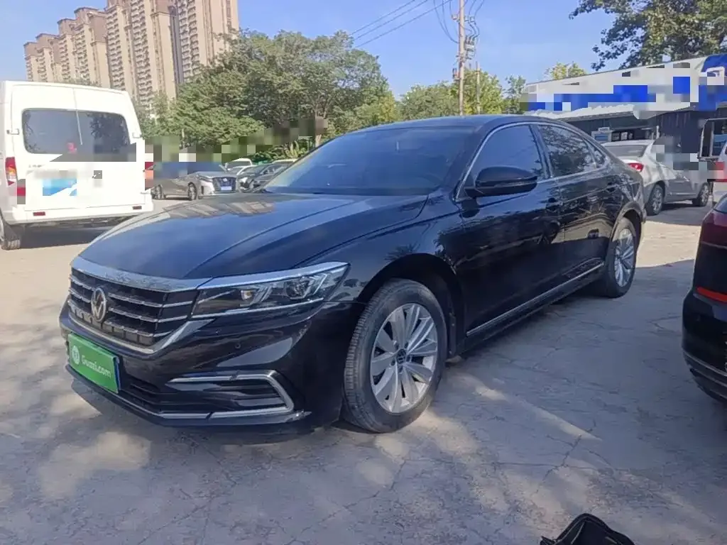 Volkswagen Passat — фото 1
