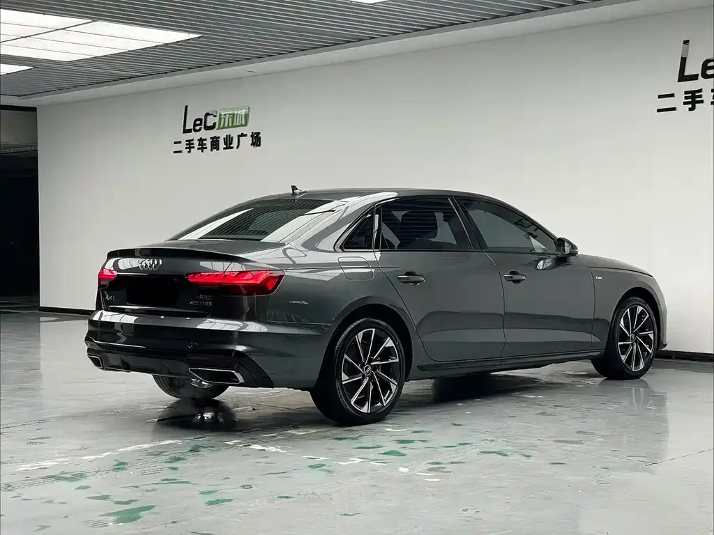 Audi A4L — фото 7