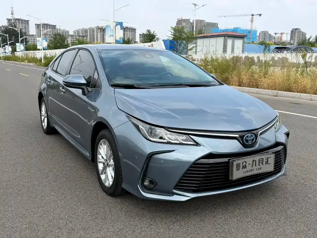 Toyota Corolla — фото 9