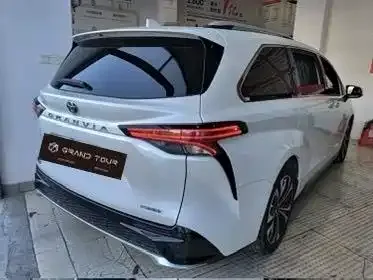 Toyota Granvia — фото 5