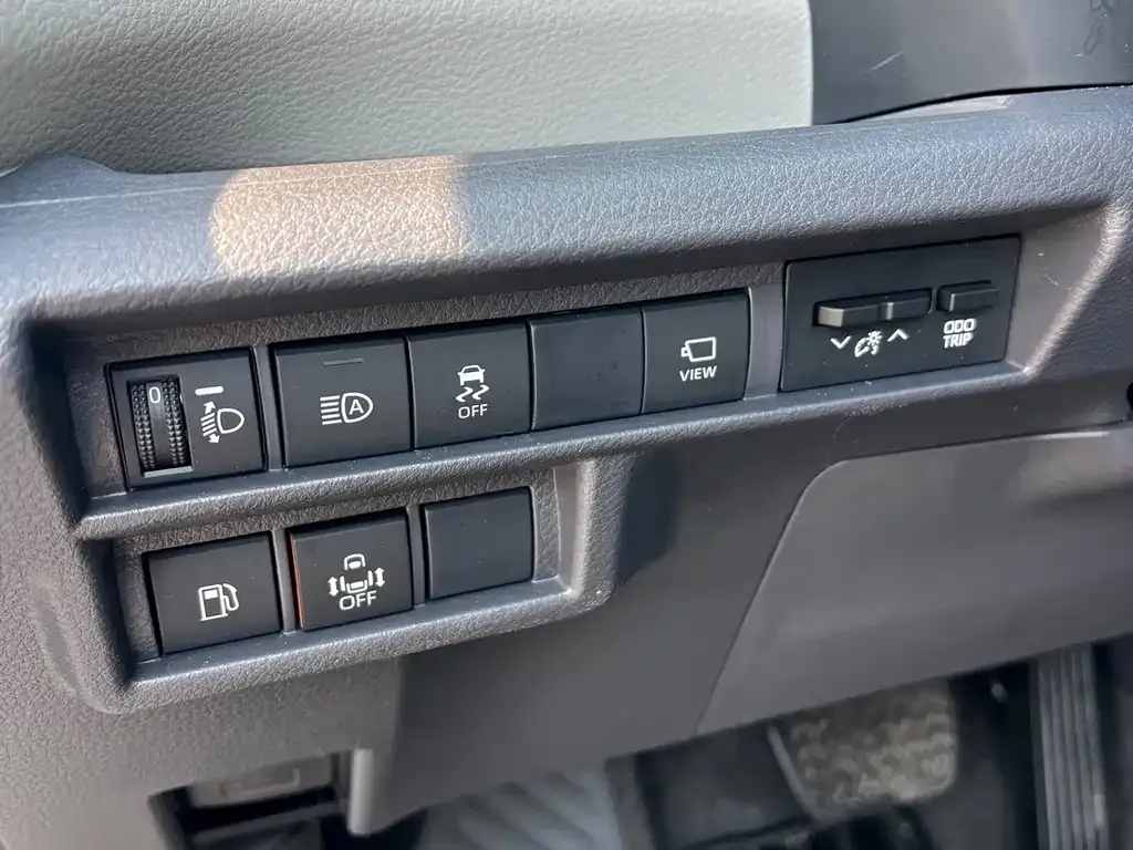 Toyota Granvia — фото 5
