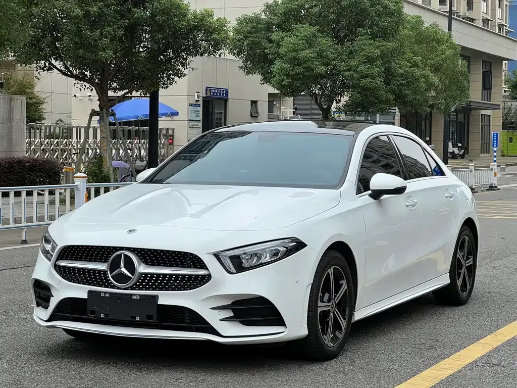 Mercedes-Benz A-Class — фото 1