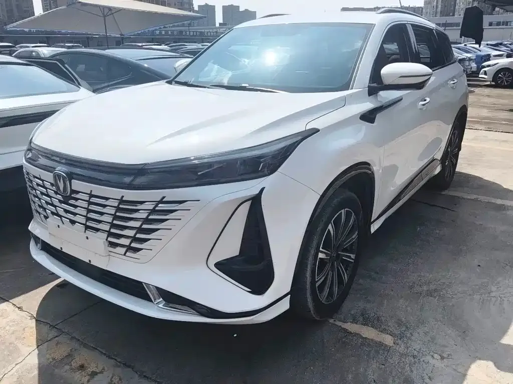 Changan CS75 PLUS — фото 1
