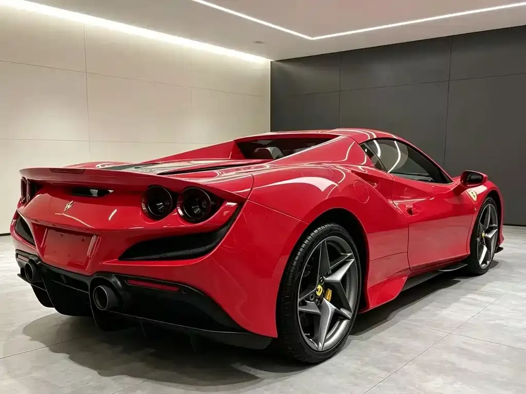 Ferrari F8 — фото 8